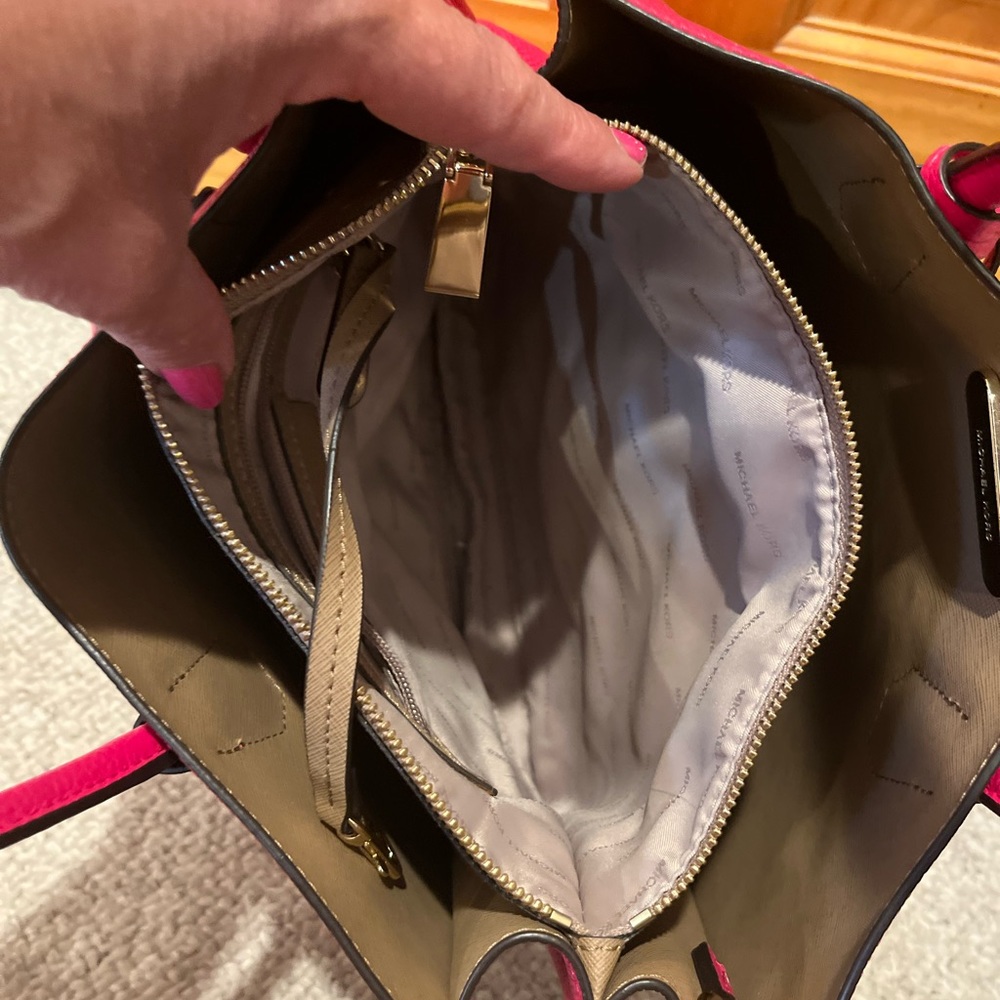 MICHAEL KORS MERCER Large Convertible Tote - Picture 11 of 14